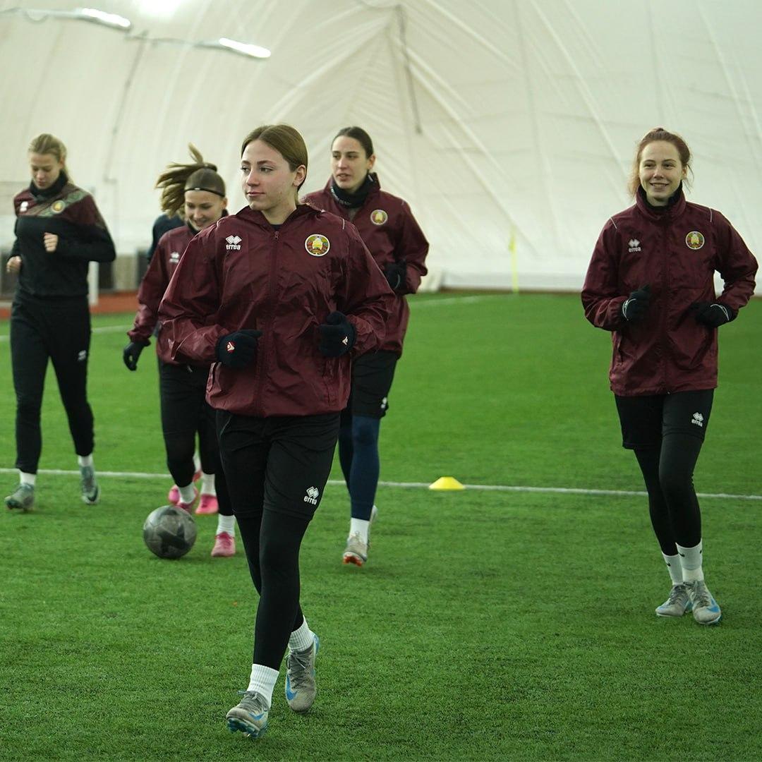 Женская сборная Беларуси U-19,Владимир Шиндиков 